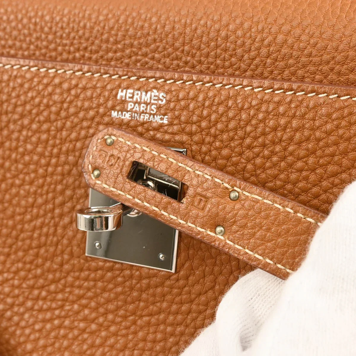 Hermes Gold Taurillon Clemence Kelly 32 Sellier Handbag - Image 10