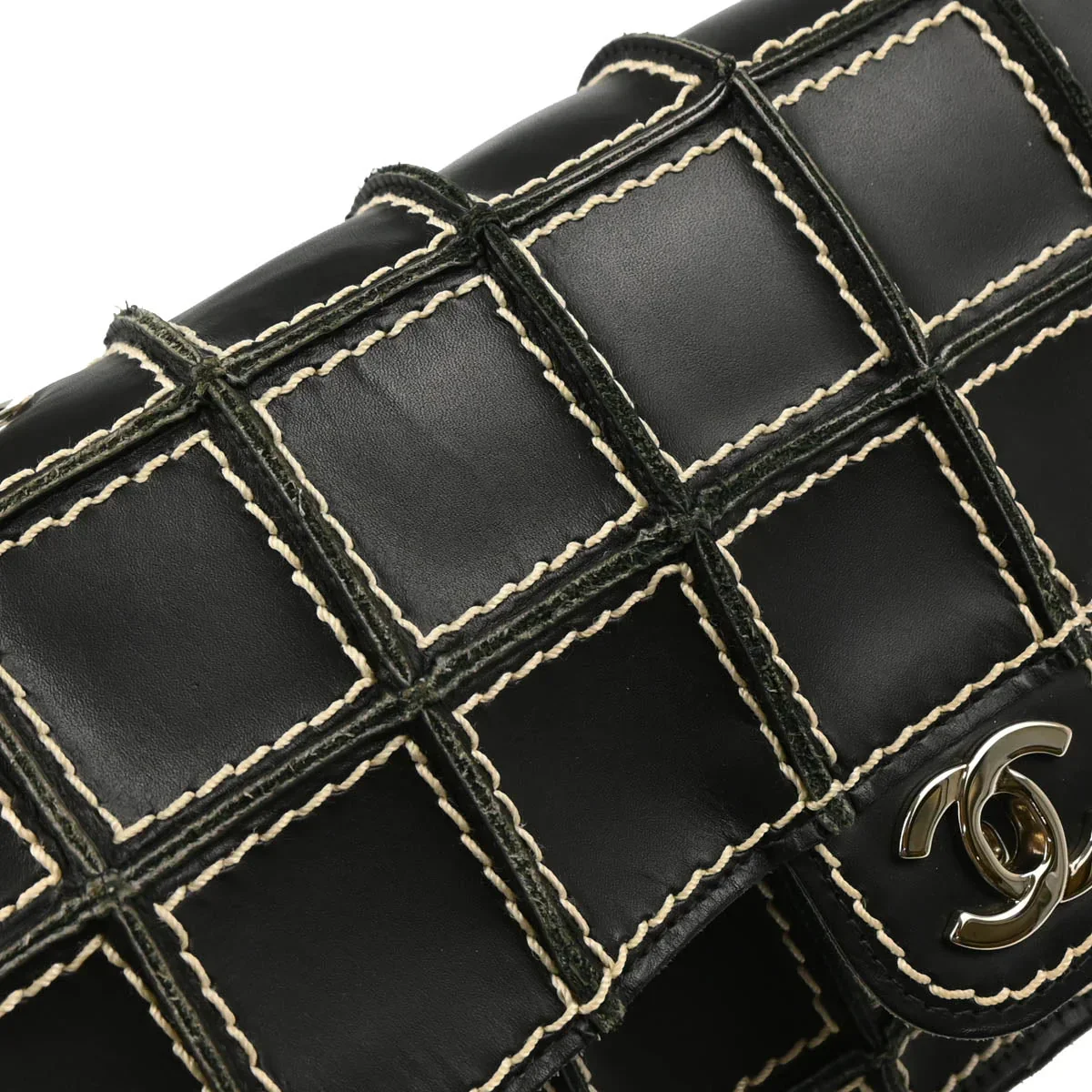 Chanel 2002-2003 Black Calfskin Shoulder Bag - Image 5
