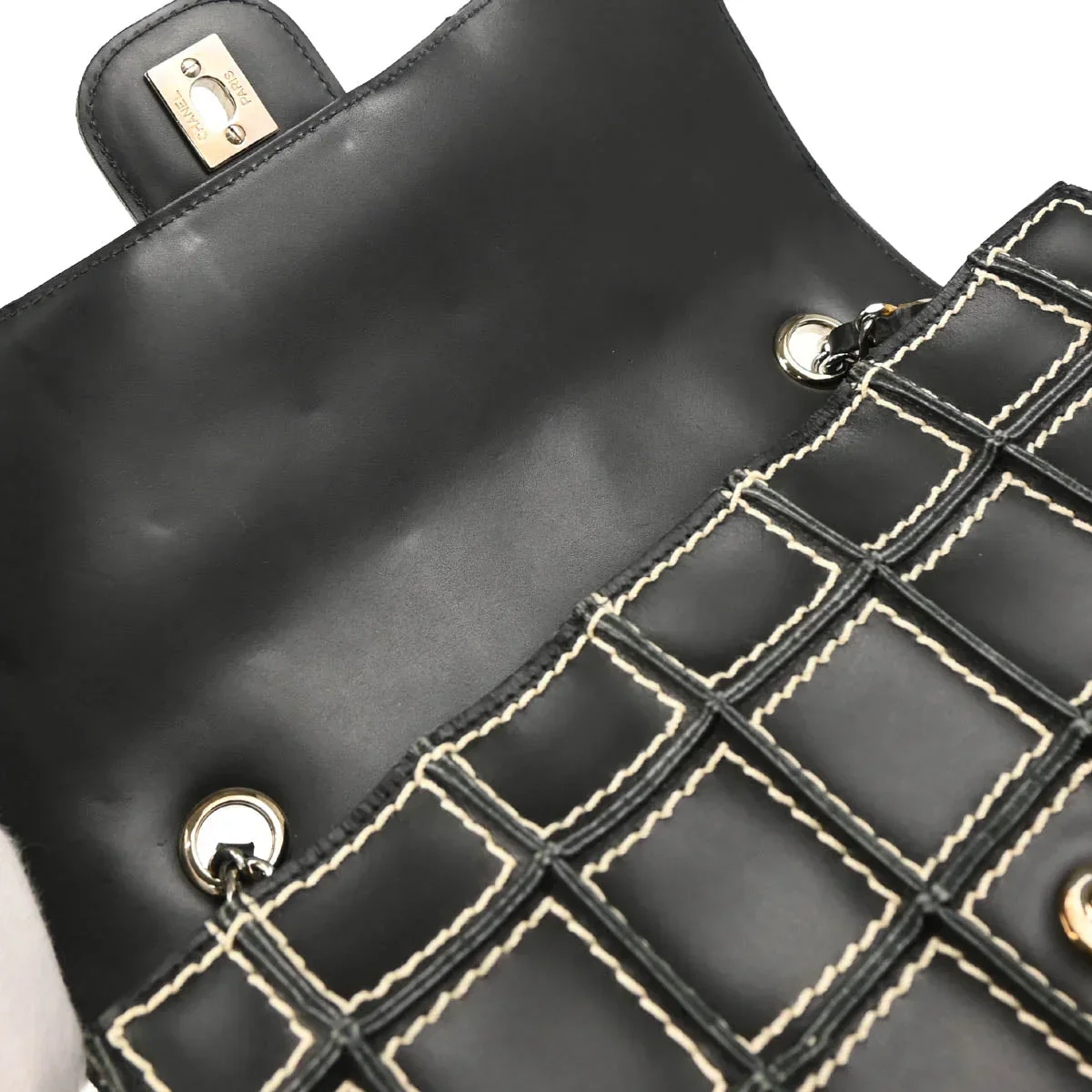 Chanel 2002-2003 Black Calfskin Shoulder Bag - Image 7