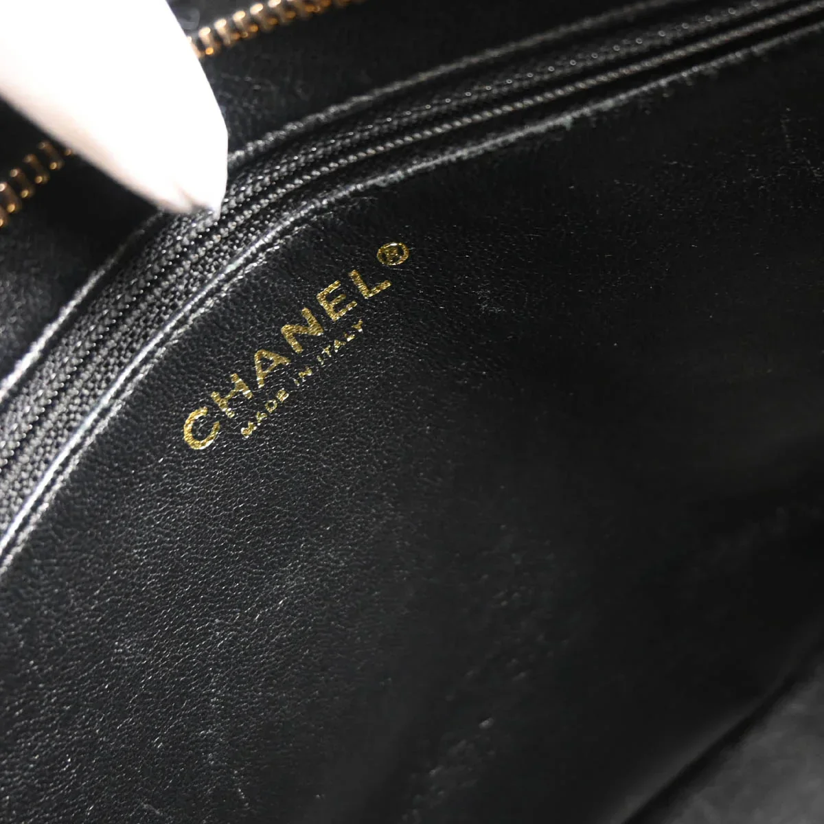 Chanel 2003-2004 Black Caviar Medallion Tote Handbag - Image 9