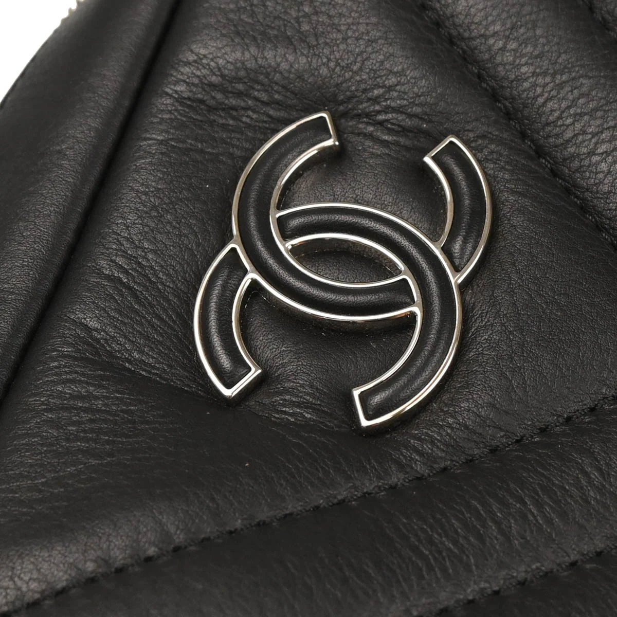 Chanel 2018 Black Lambskin Chevron Camera Bag Small - Image 7
