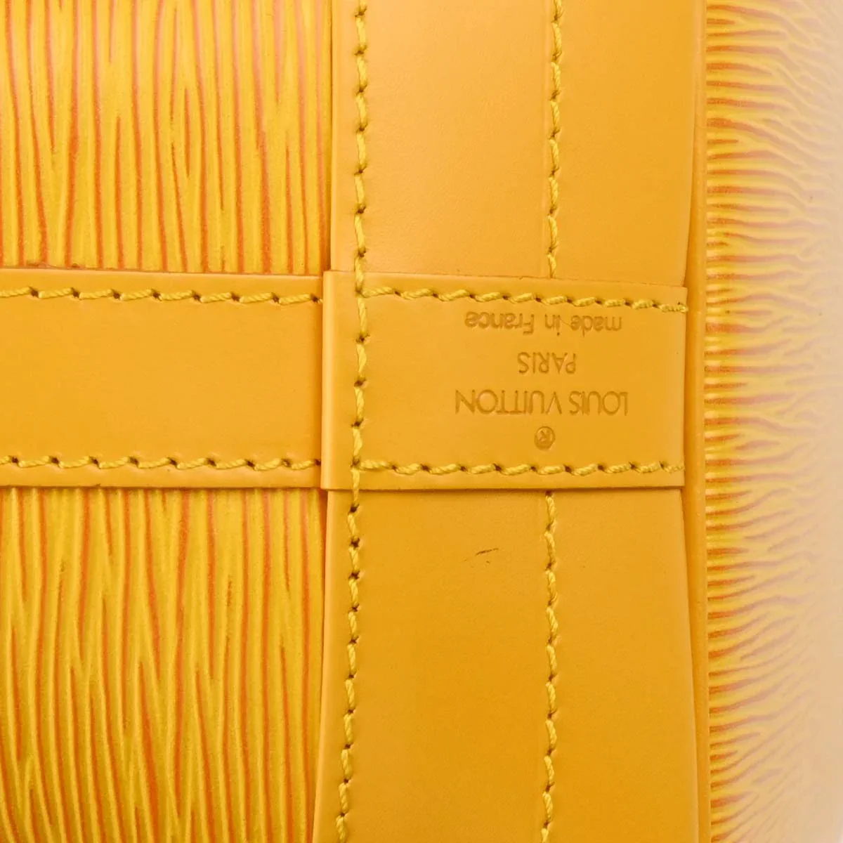 Louis Vuitton 1995 Yellow Epi Noe Drawstring Shoulder Bag M44009 - Image 9
