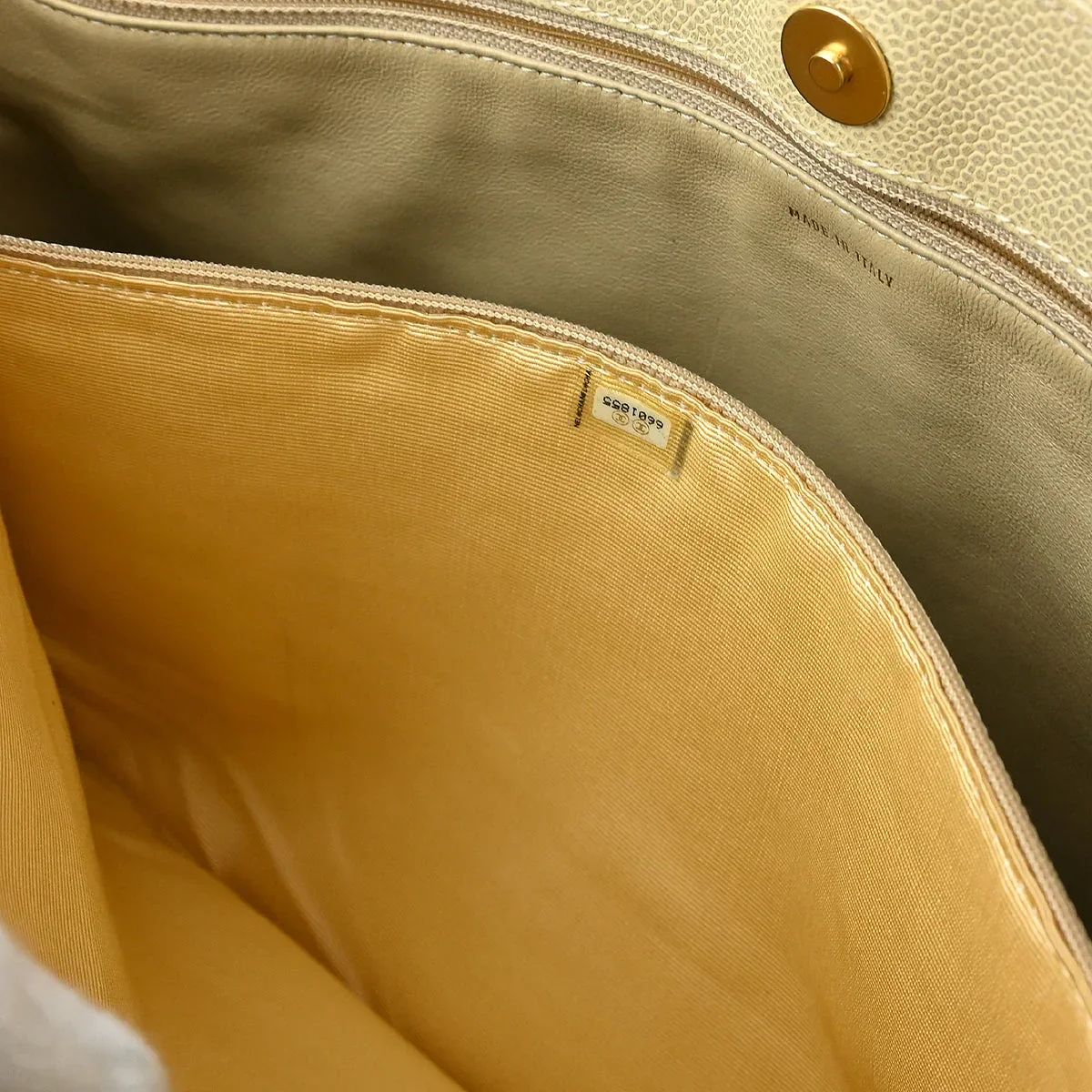 Chanel 2000-2002 Ivory Caviar Chain Tote Bag - Image 10