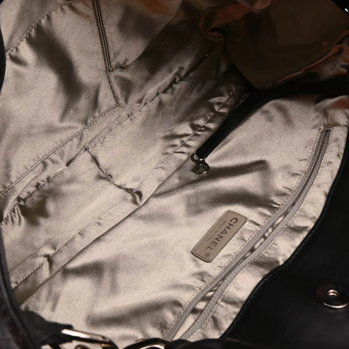 Chanel 2006-2008 Black Calfskin Tote Handbag - Image 7