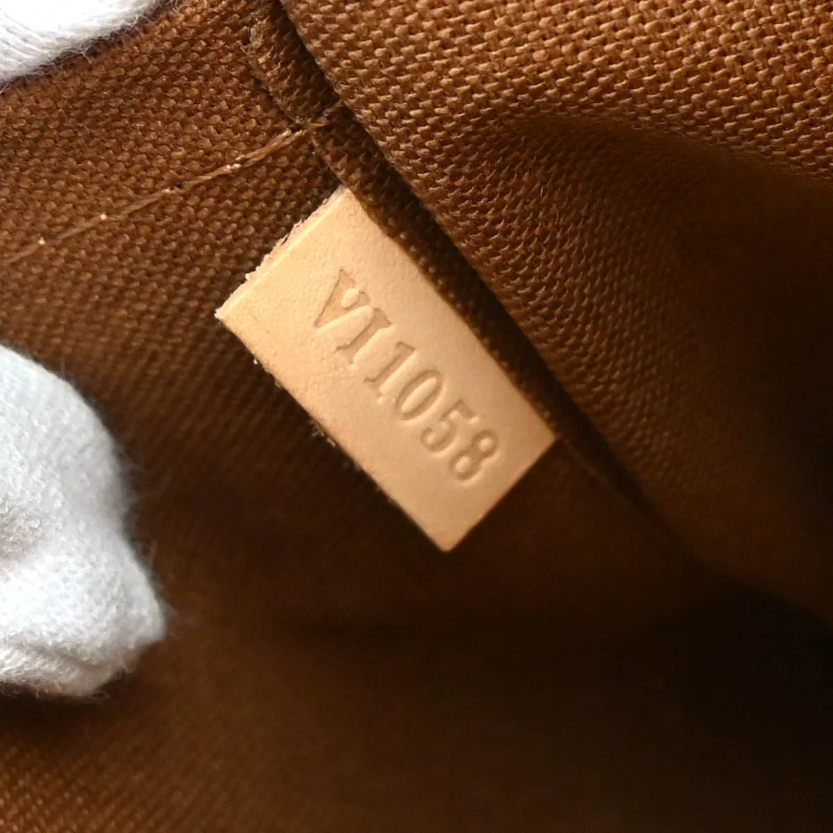 Louis Vuitton 2008 Monogram Batignolles Tote Handbag M51156 - Image 10
